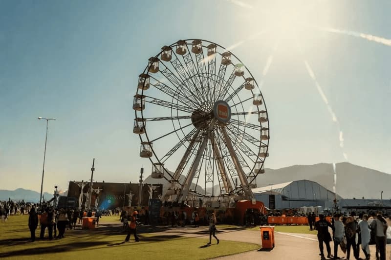 Imagem da roda-gigante patrocinada pelo itaú no Rock in Rio